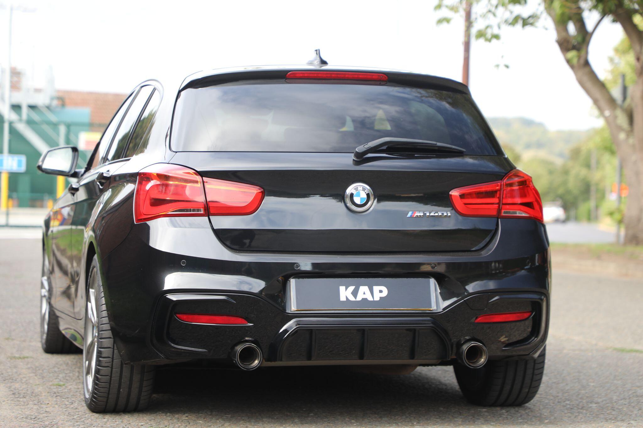 Large vehicle image